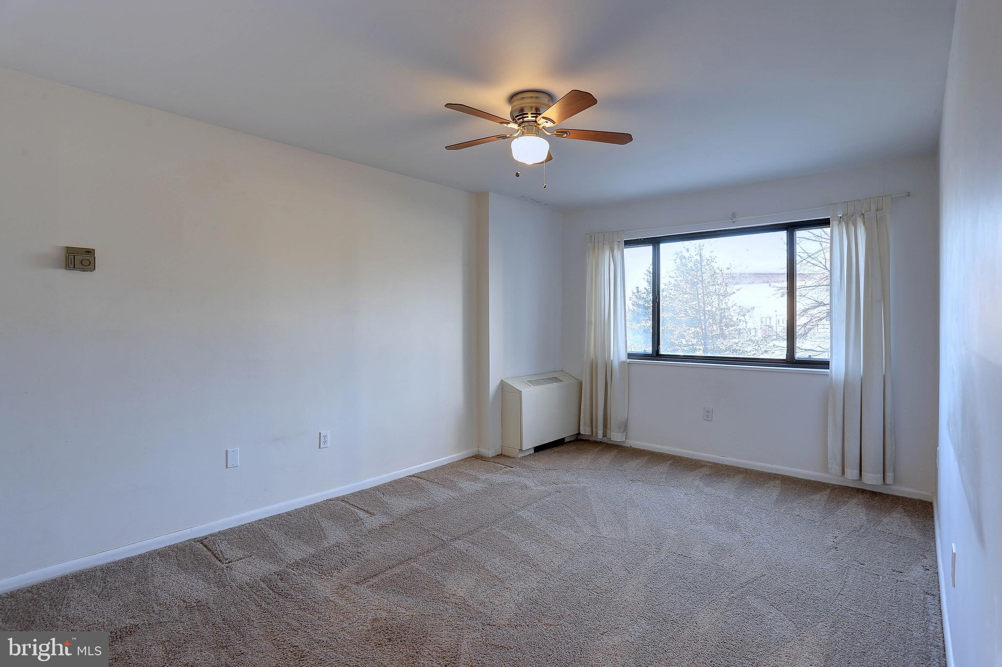 PINEWAY TOWERS - Residential