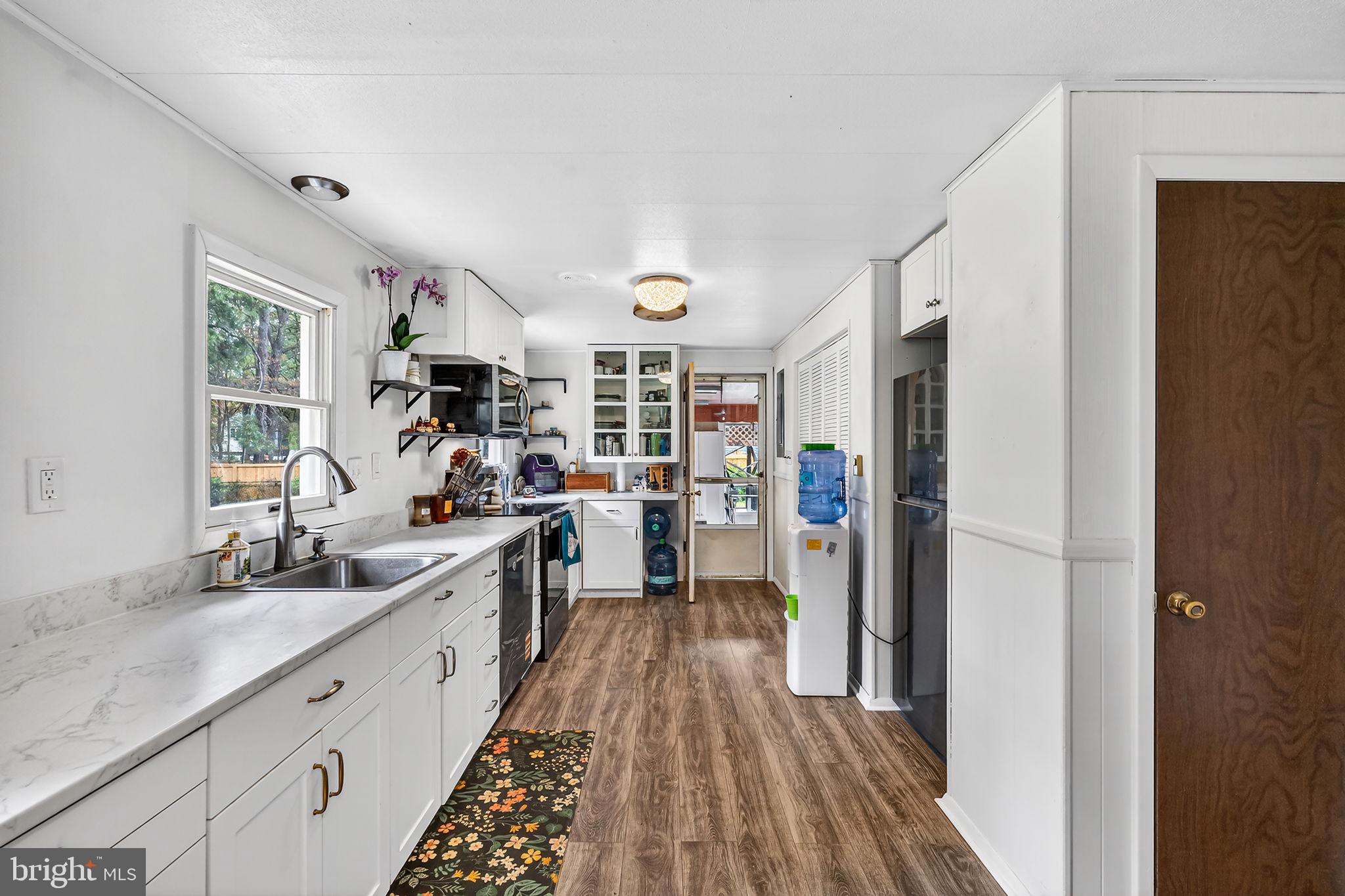 ROMANCOKE ON THE BAY - Residential