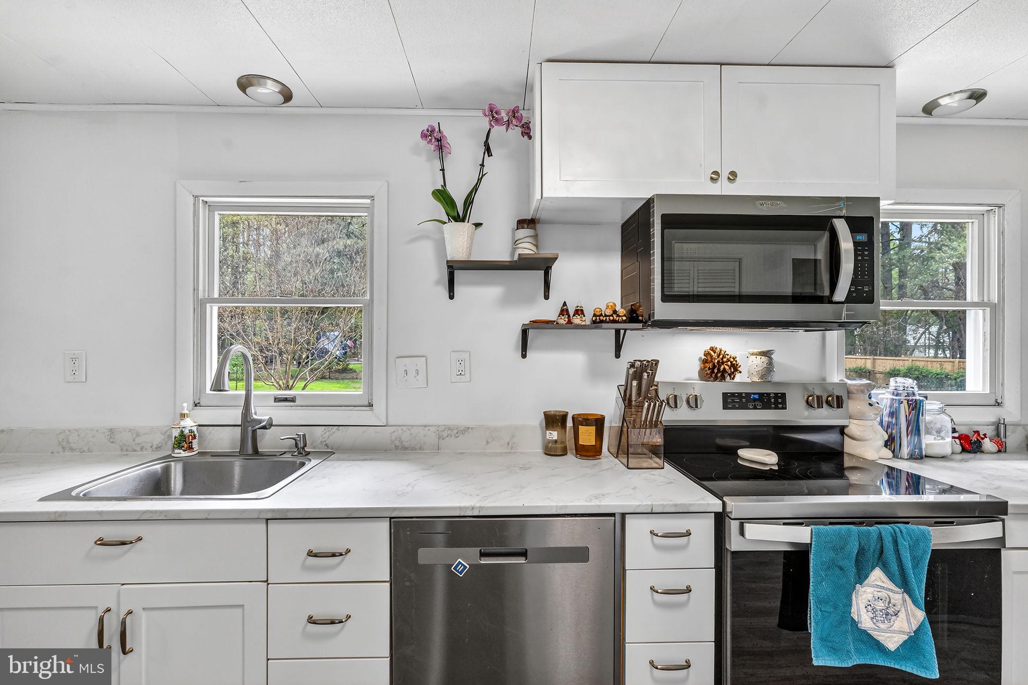 ROMANCOKE ON THE BAY - Residential