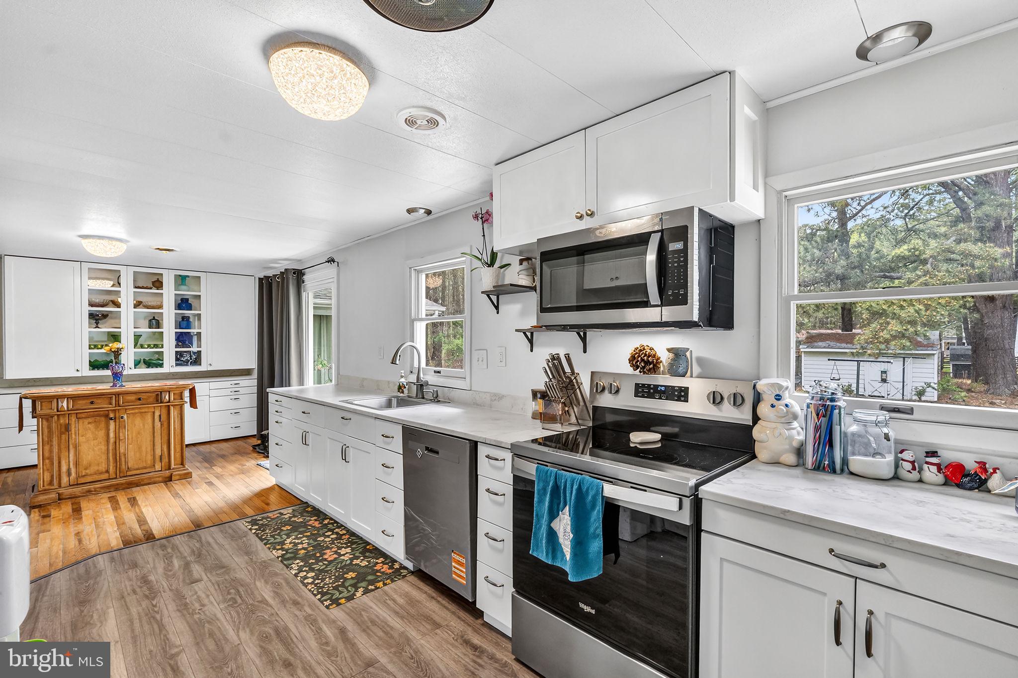 ROMANCOKE ON THE BAY - Residential