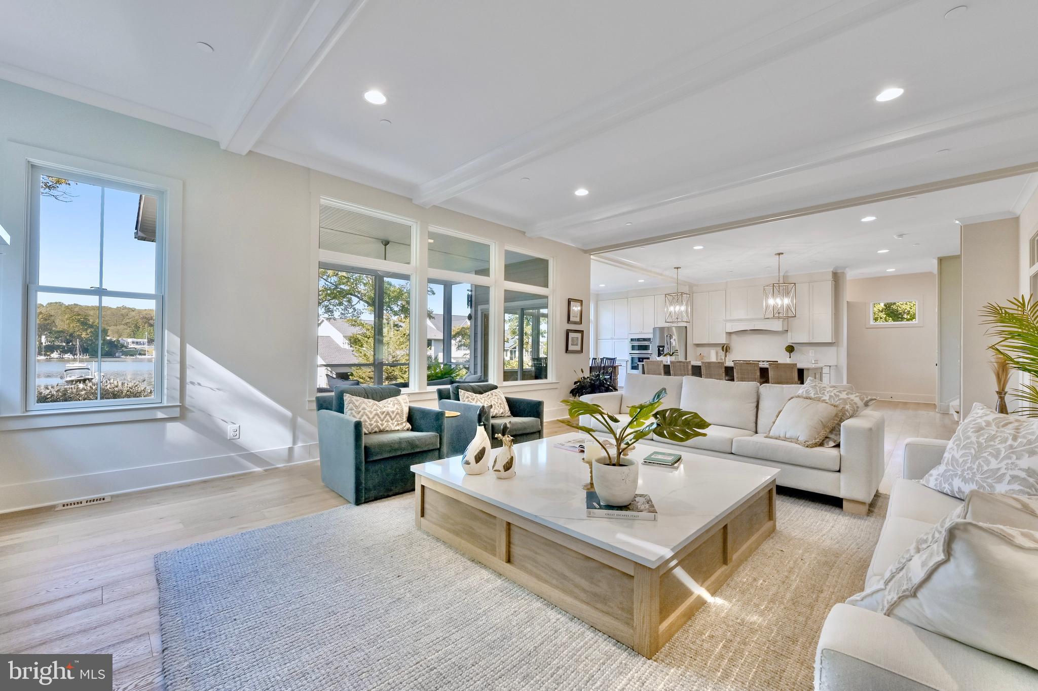 LAKE SHORE - Residential