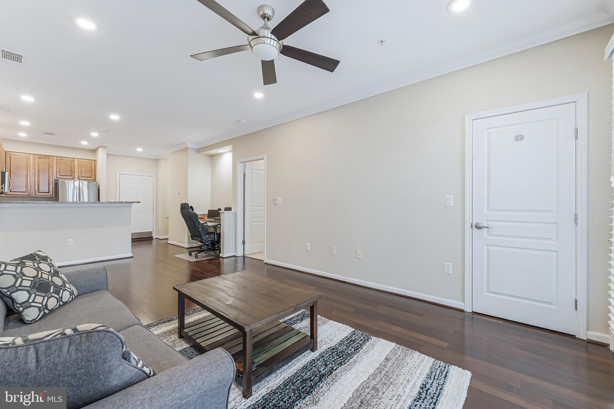 SAVOY AT RESTON TOWN CENTER - Residential