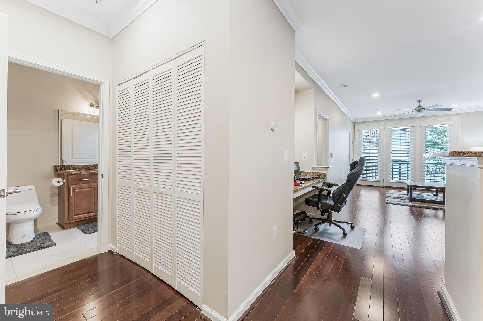 SAVOY AT RESTON TOWN CENTER - Residential