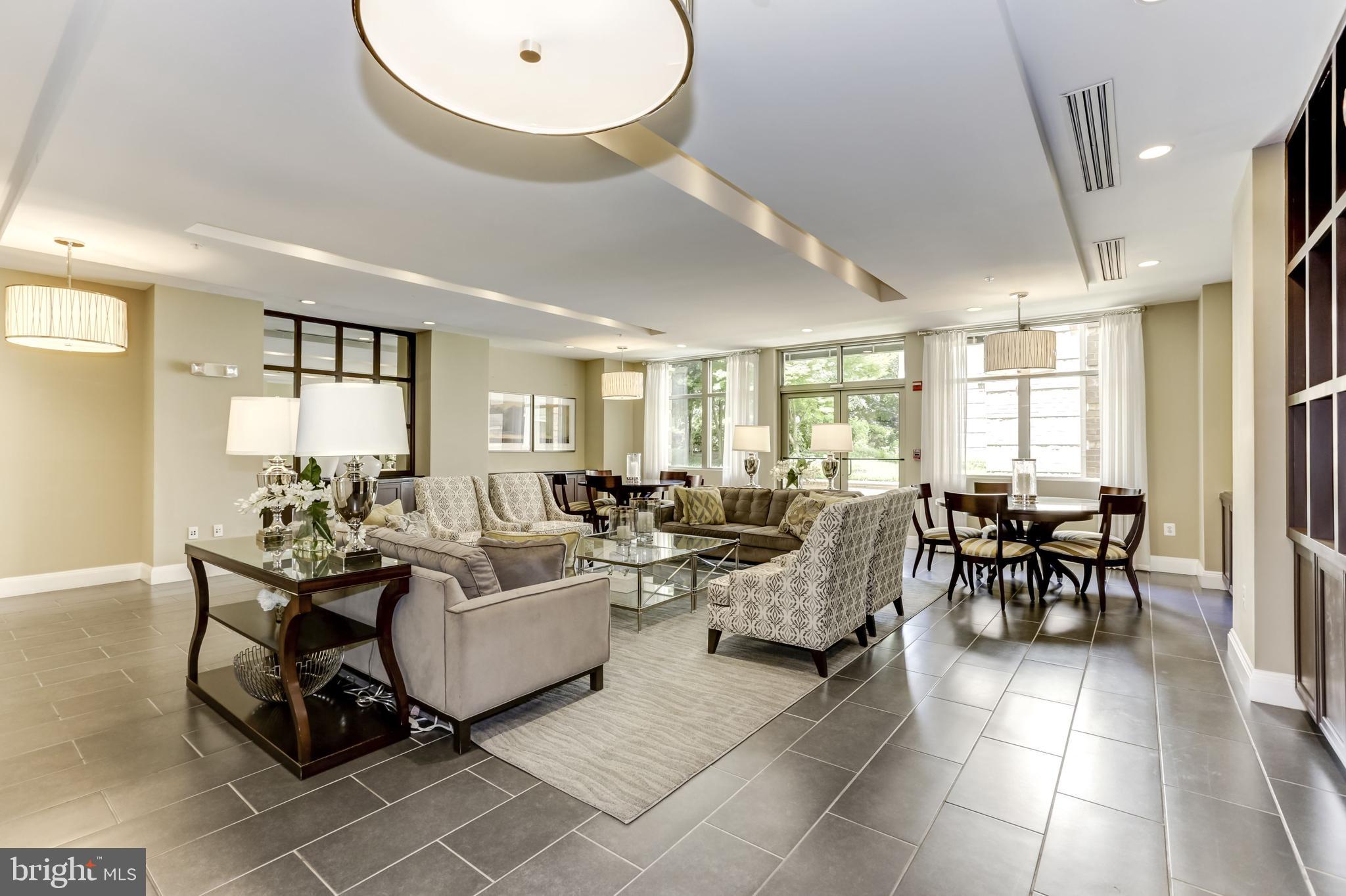 SAVOY AT RESTON TOWN CENTER - Residential