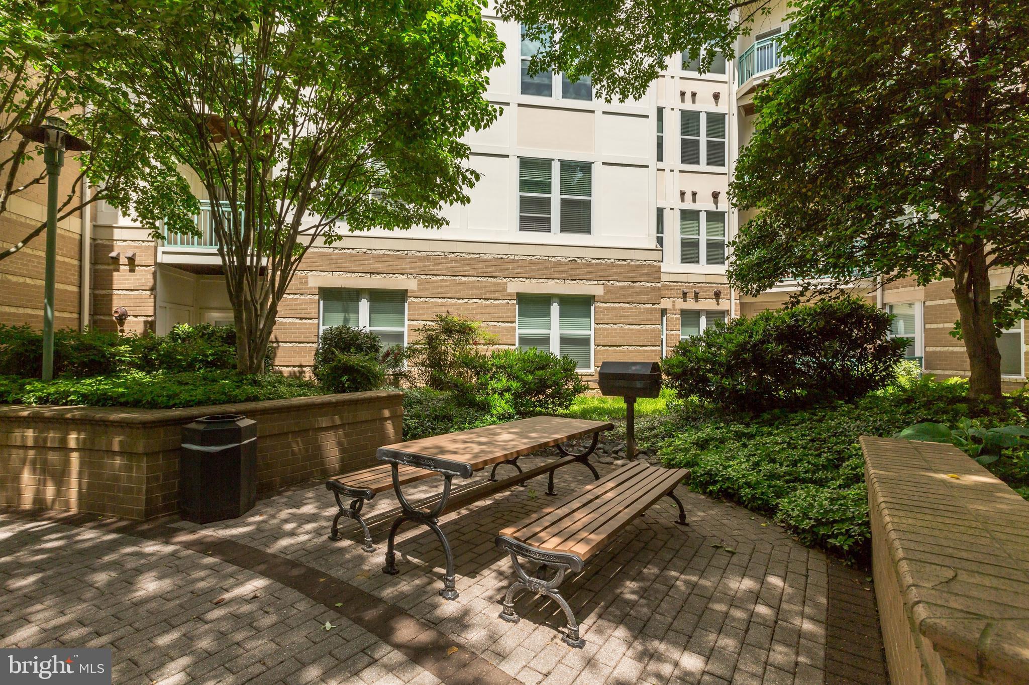 SAVOY AT RESTON TOWN CENTER - Residential