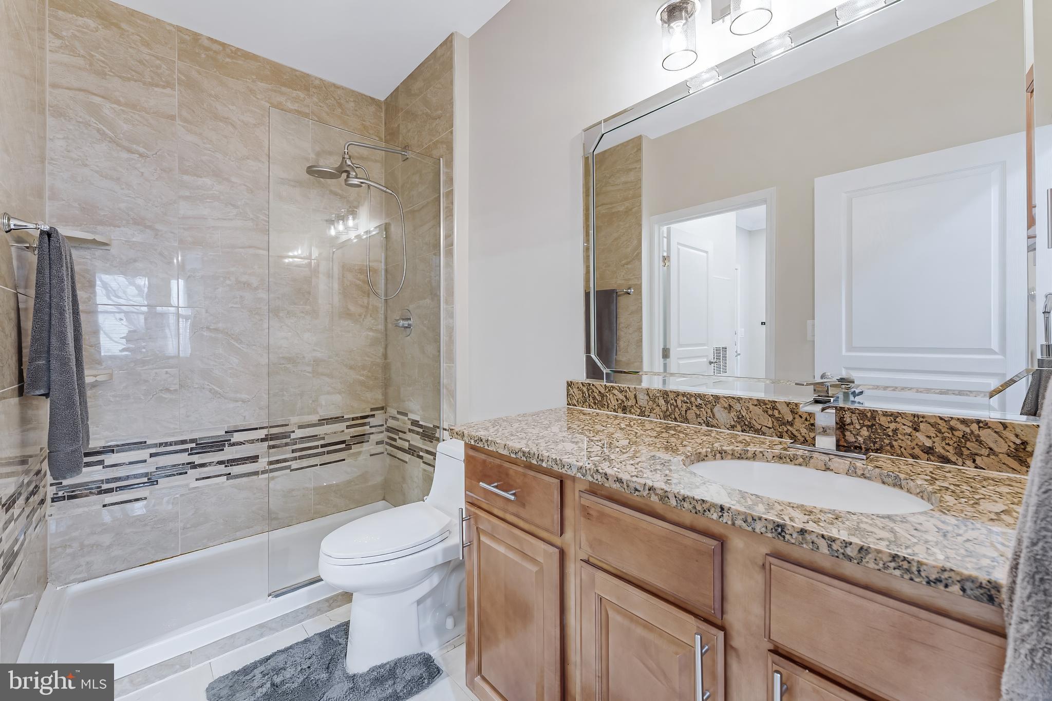 SAVOY AT RESTON TOWN CENTER - Residential