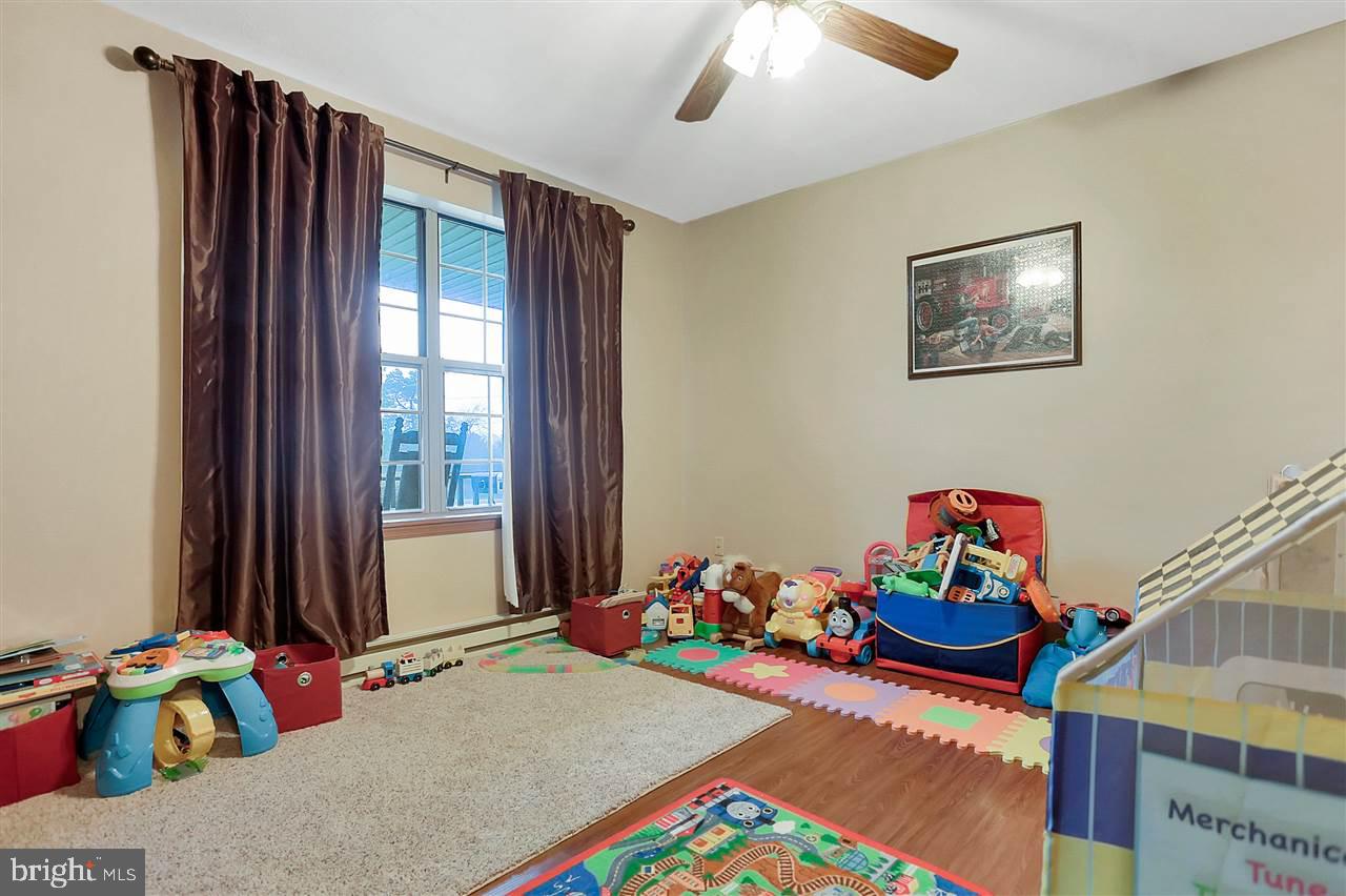 LOCUST POINT - Residential