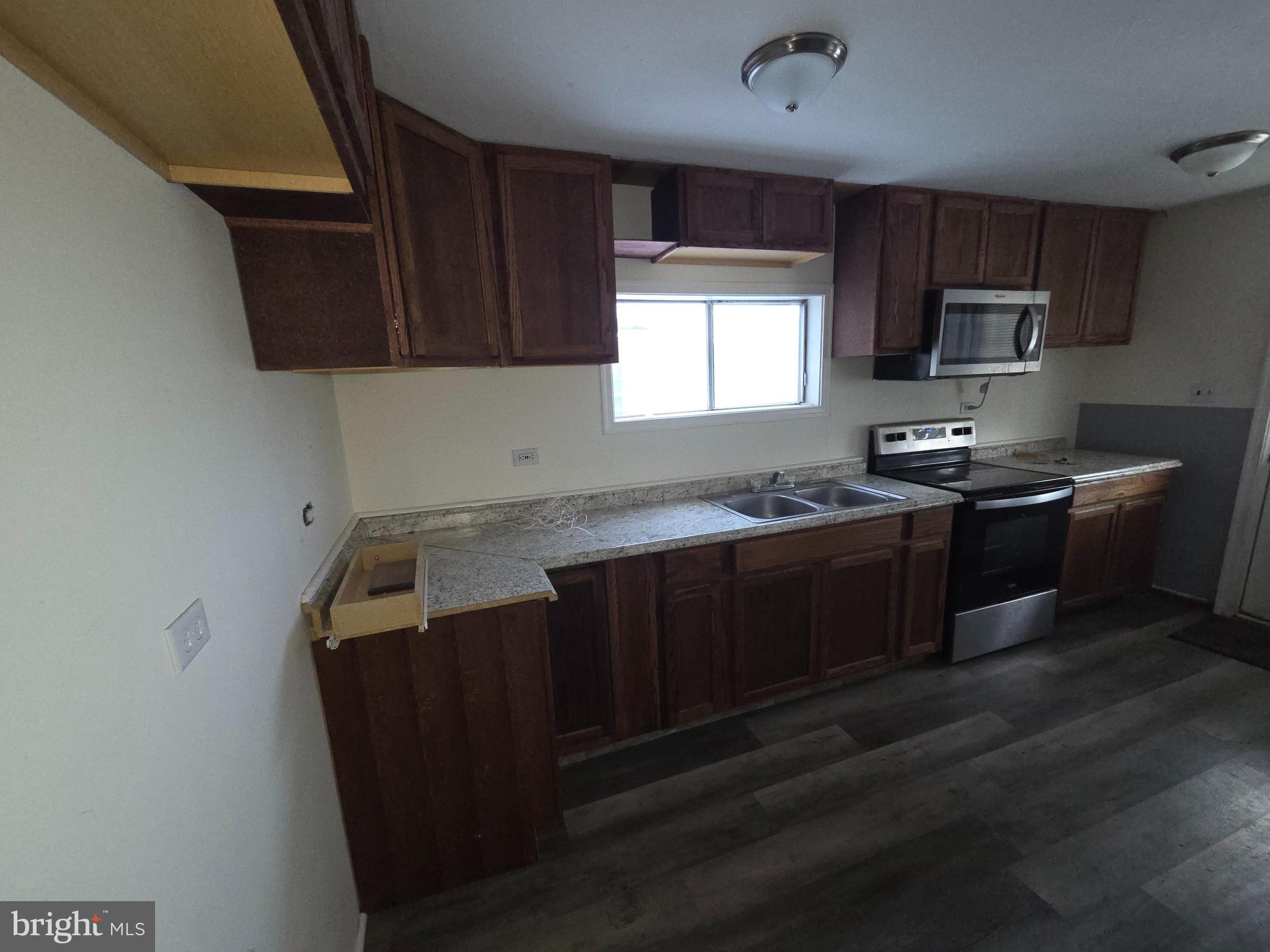 319/321/323 W NORTH STREET