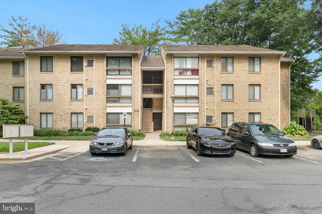 Welcome to this spacious 2-bedroom, 1-bathroom condo, a perfect blend of comfort and convenience! This unit boasts an updated kitchen with stainless steel appliances, a washer and dryer for added convenience, and plentiful parking. The carpeted floors add warmth and coziness to the space. With all these features at such a great value, this condo is an exceptional find. Don’t miss out on the opportunity to make this your new home!