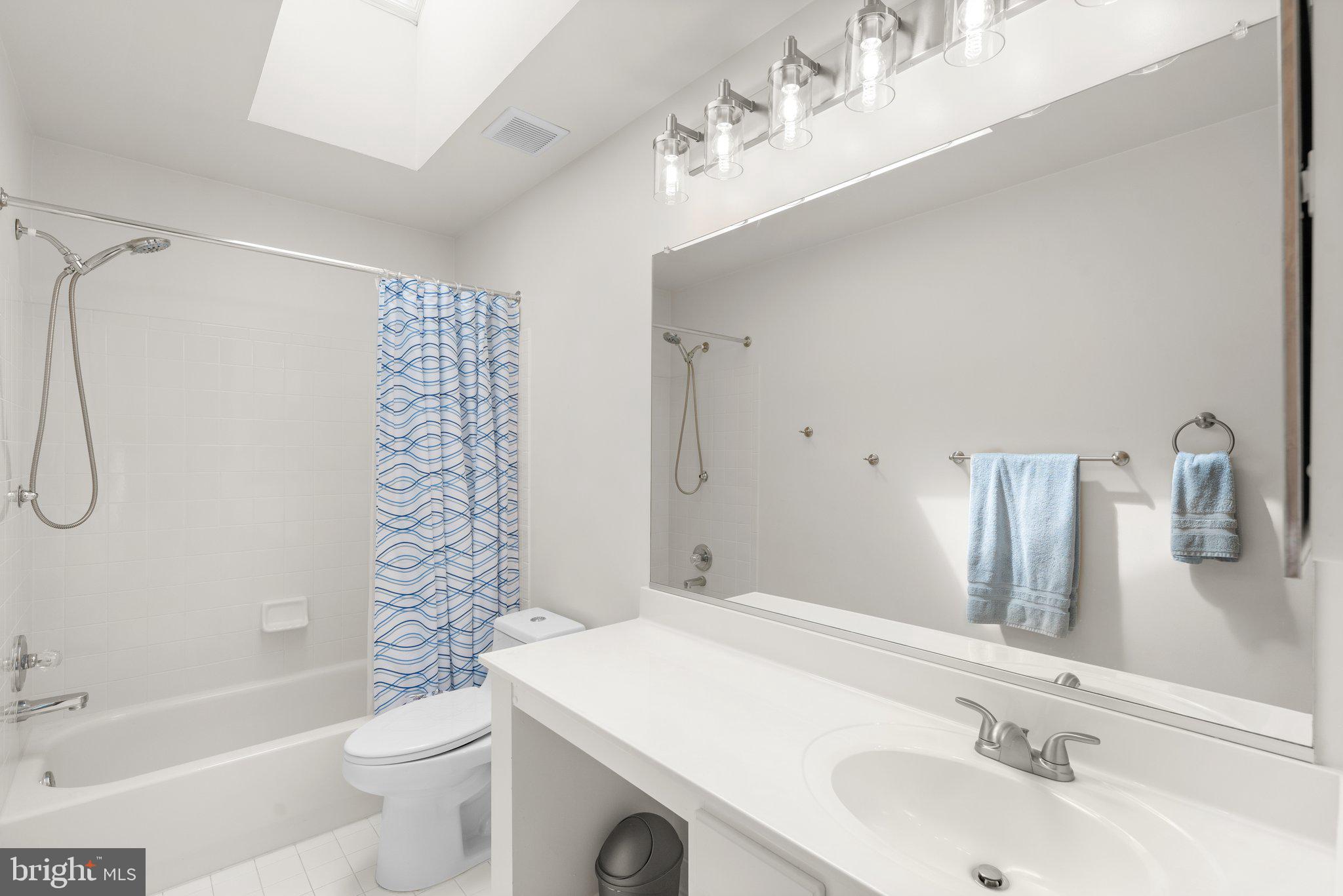 HAMMOND MANOR - Residential