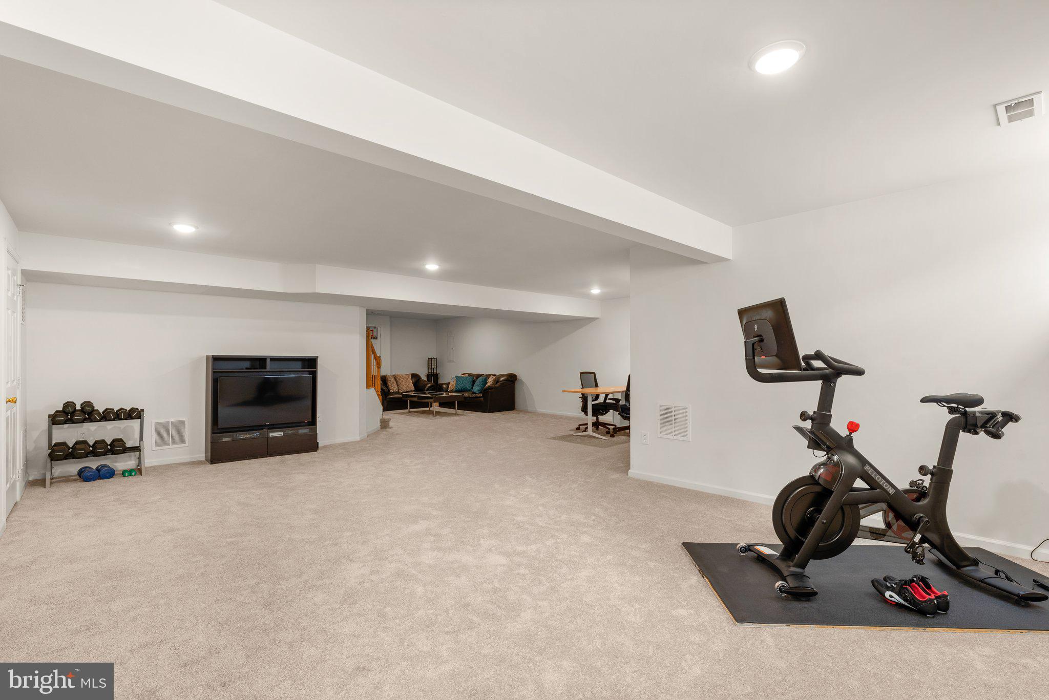 HAMMOND MANOR - Residential