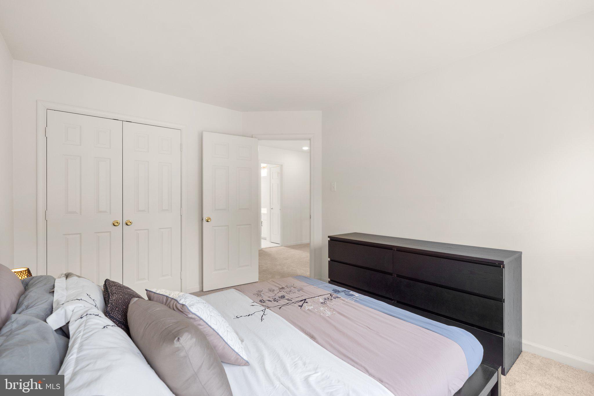 HAMMOND MANOR - Residential