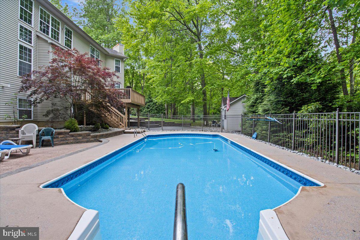 17 WATERVIEW DRIVE