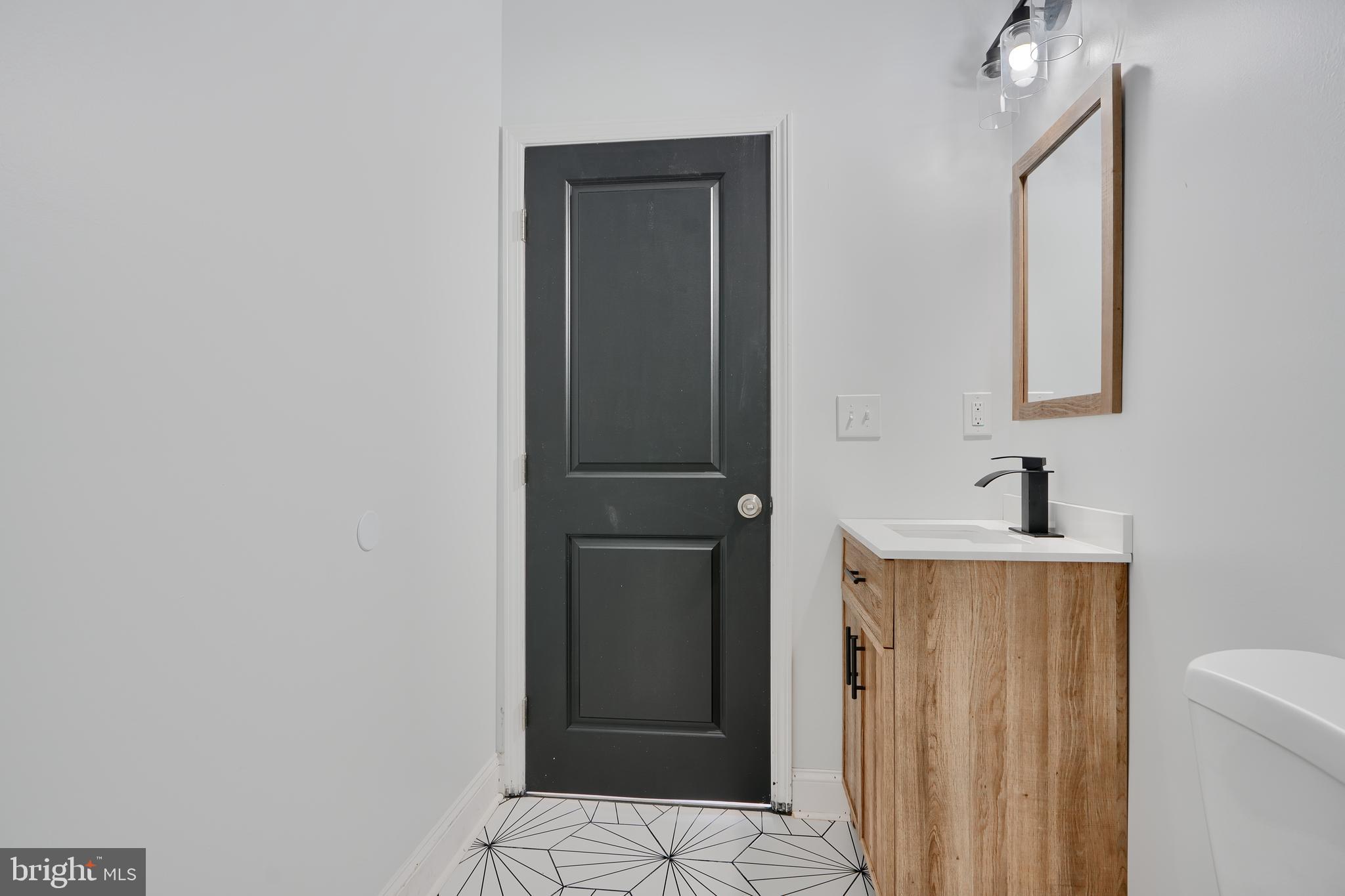 HAMPDEN HISTORIC DISTRICT - Residential Lease
