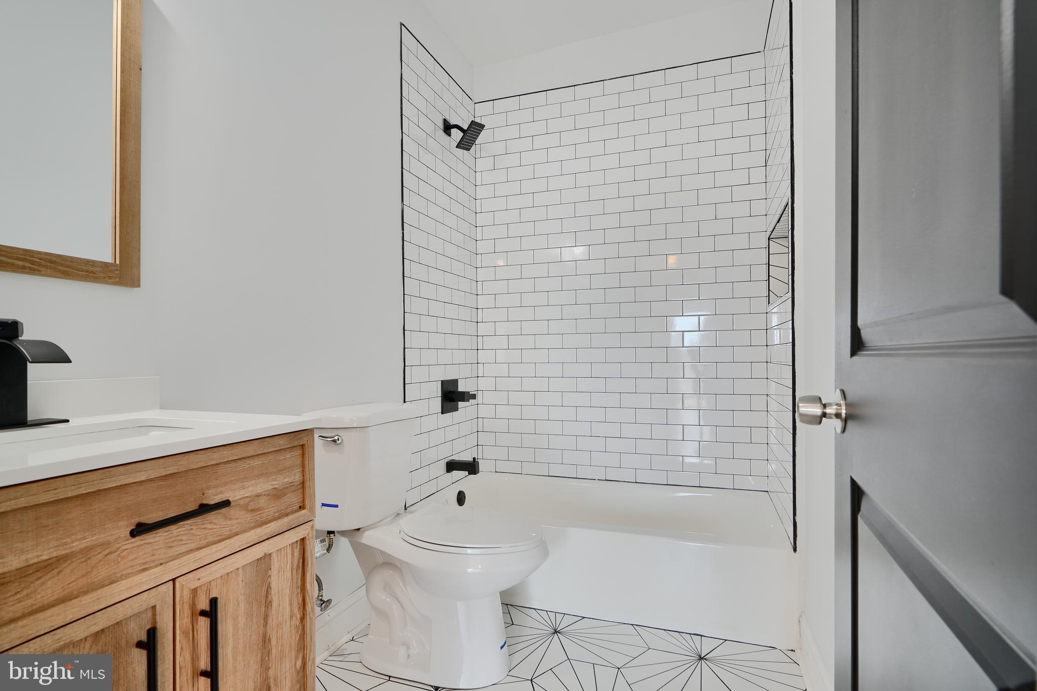 HAMPDEN HISTORIC DISTRICT - Residential Lease
