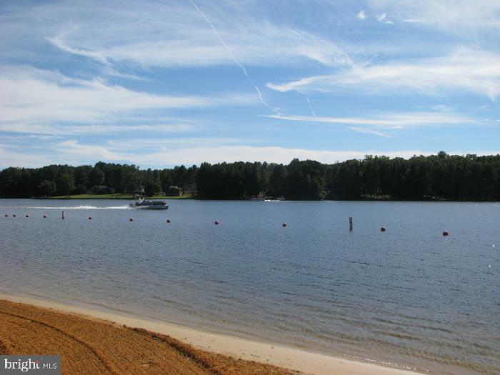 LAKE LAND OR - Residential Lease