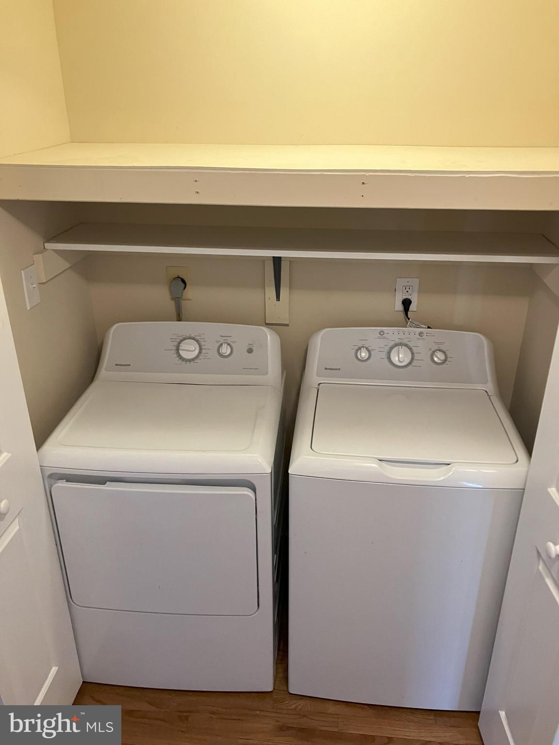 LAKE LAND OR - Residential Lease