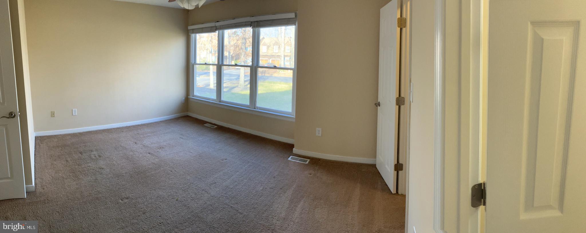 LAKE LAND OR - Residential Lease