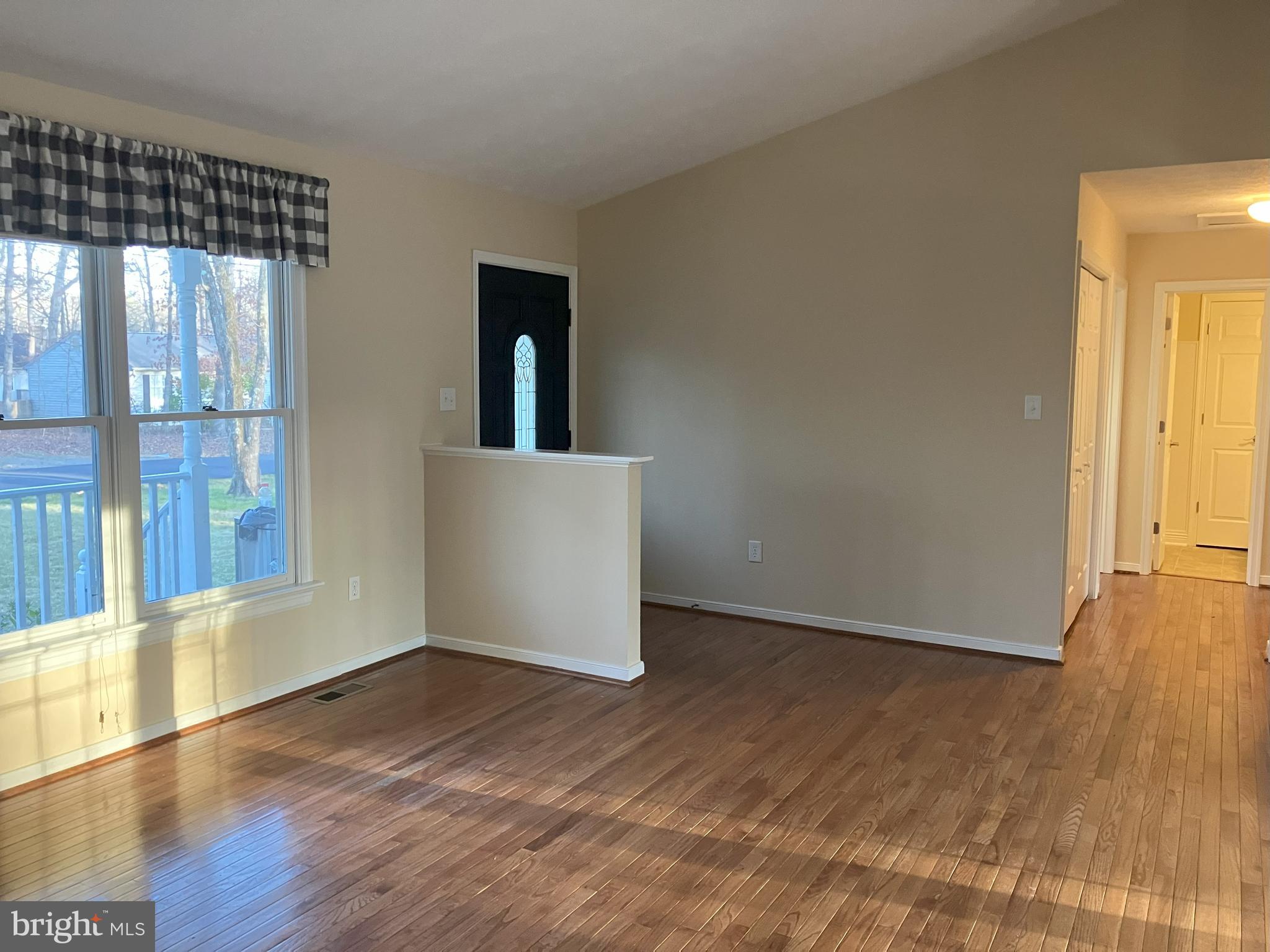 LAKE LAND OR - Residential Lease