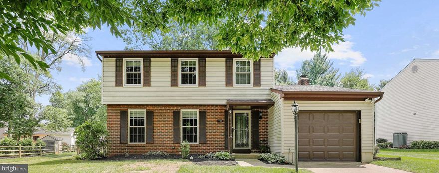 TREMENDOUS OPPORTUNITY AWAITS THE CHOOSIEST OF BUYERS!  ENJOY A SENSATIONAL RENOVATED HOME ON TOP OF PREMIER LOT ON CUL DE SAC IN WONDERFUL KINGS CONTRIVANCE.  FEATURES GALORE WILL TICKLE THE HOME OWNER.  ENJOY SPACIOUS FULLY RENOVATED KITCHEN OVERLOOKING REAR YARD.  MAINTENANCE FREE WITH NEWER WINDOWS, ROOF, AND MAJOR APPLIANCES.  CLEAN AND FINISHED FULL BASEMENT OFFERS BAR WITH KEY FRIDGE AND WINE COOLER.  SPACIOUS RECREATION AREA IS LIGHT FILLED & THE PERFECT PLACE TO PLAY AND RELAX.  **BONUS AREA IN LOWER LEVEL COULD BE PERFECT 4TH BEDROOM BUILD OUT WITH LITTLE EFFORT.  ONE CAR GARAGE OFFERS ROOM FOR VEHICLE AND STORAGE/EXTRA FRIDGE!  PRIMARY SUITE WILL FIT ALL FURNITURE NEEDS!  A TRUE MUST SEE!