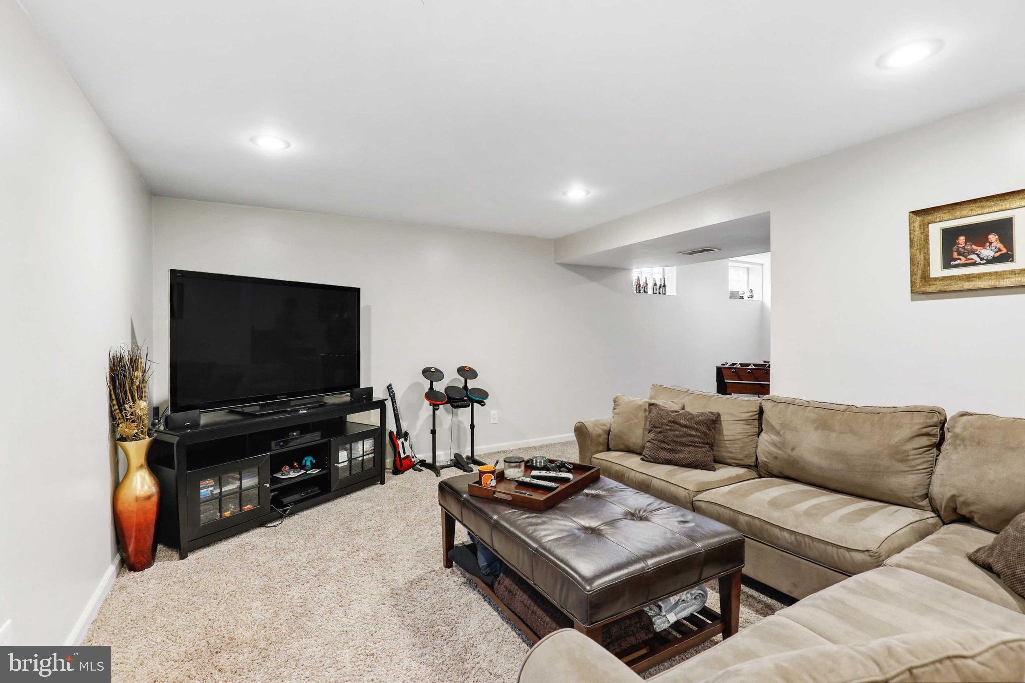 KINGS CONTRIVANCE - Residential