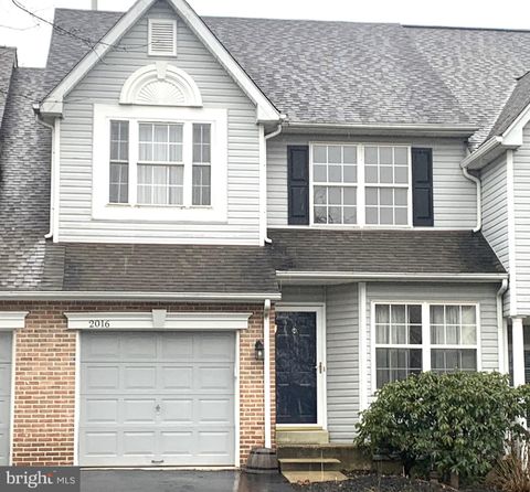 Photo of 2016 Greenes Way Circle, COLLEGEVILLE, PA 19426 (MLS # PAMC2169516)