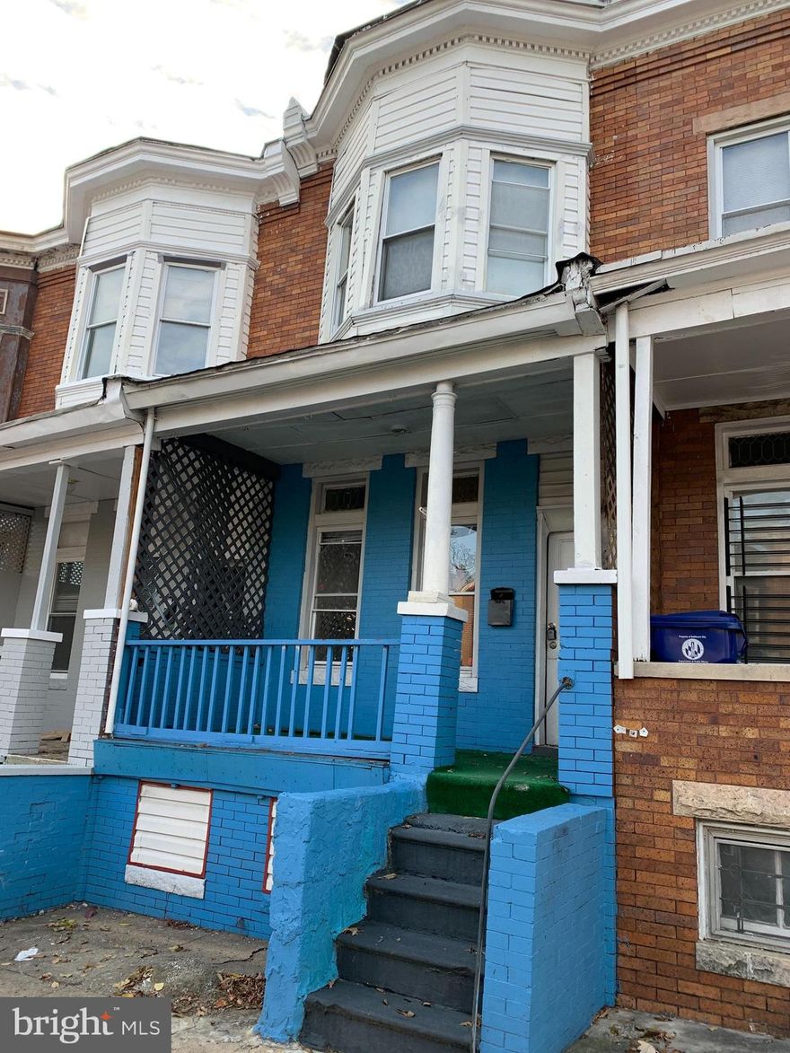Welcome to 1652 N Monroe! Here's an amazing opportunity in the Easterwood district of Baltimore. This single-family rowhome, featuring three bedrooms and one bathroom, has the potential to be transformed into a stunning home. The property, spanning 1,089 sqft, has been recently vacated and is conveniently located near Hanlon Park and Druid Hill Park. Rental prices for renovated properties in the area range from $1,300 to $1,500, ensuring a promising return on your investment. Consider the recent sales of renovated homes in the vicinity: 2916 Poplar Terrace, which sold for $222,000. 3029 Arunah Ave, securing an impressive $217,500. 3651 Gelston Dr, achieving a solid $232,000. All written offers will be entertained, as-is sale. Don't miss out on this exceptional opportunity – schedule your showing today!