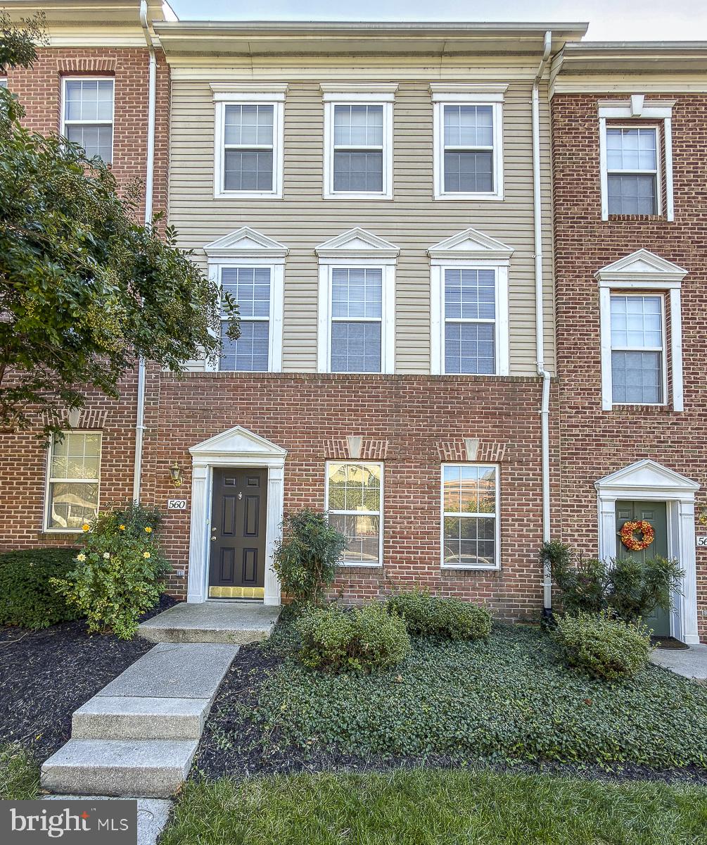 560 RHAPSODY COURT