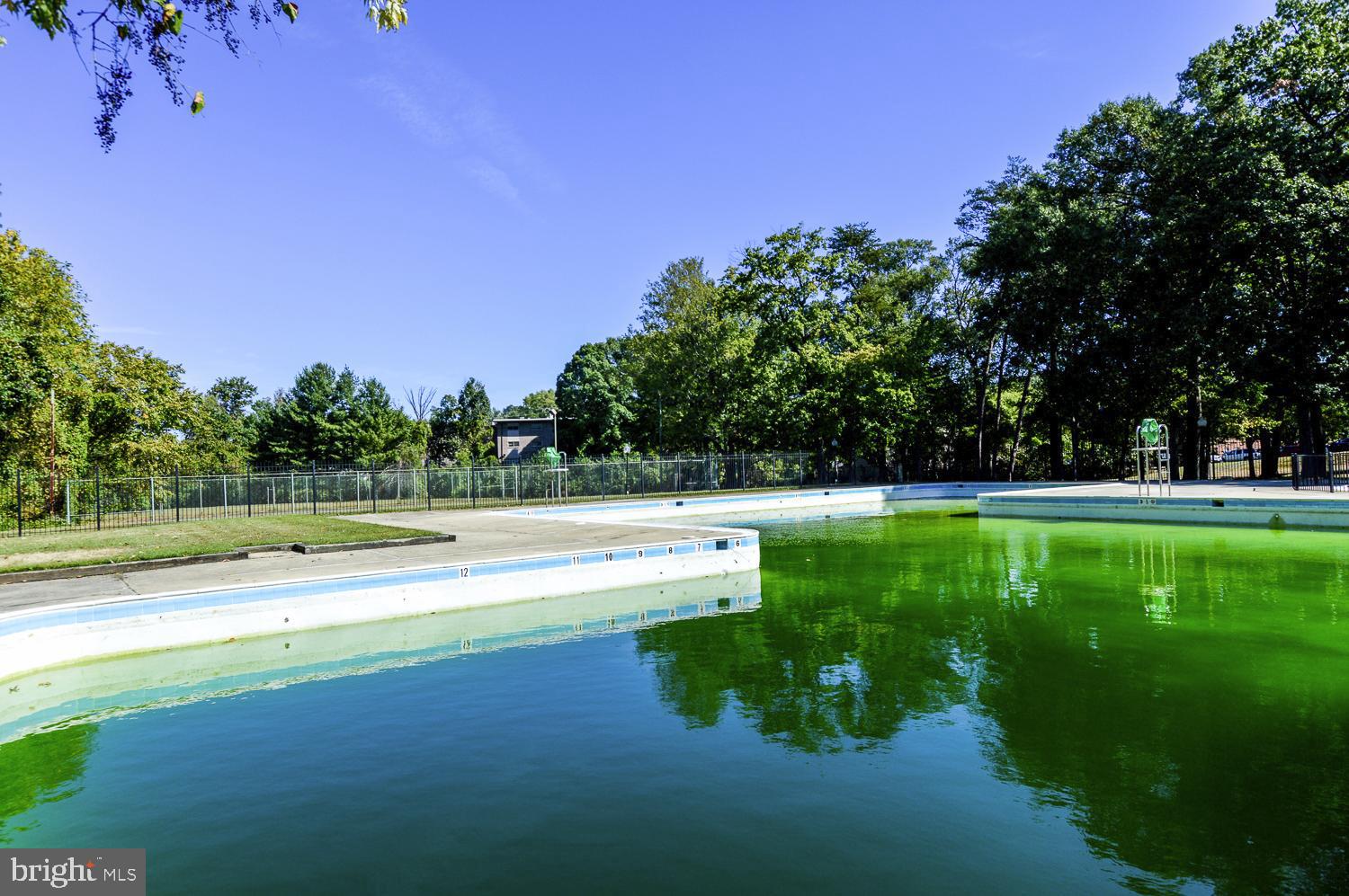 FRENCHMANS CREEK - Residential