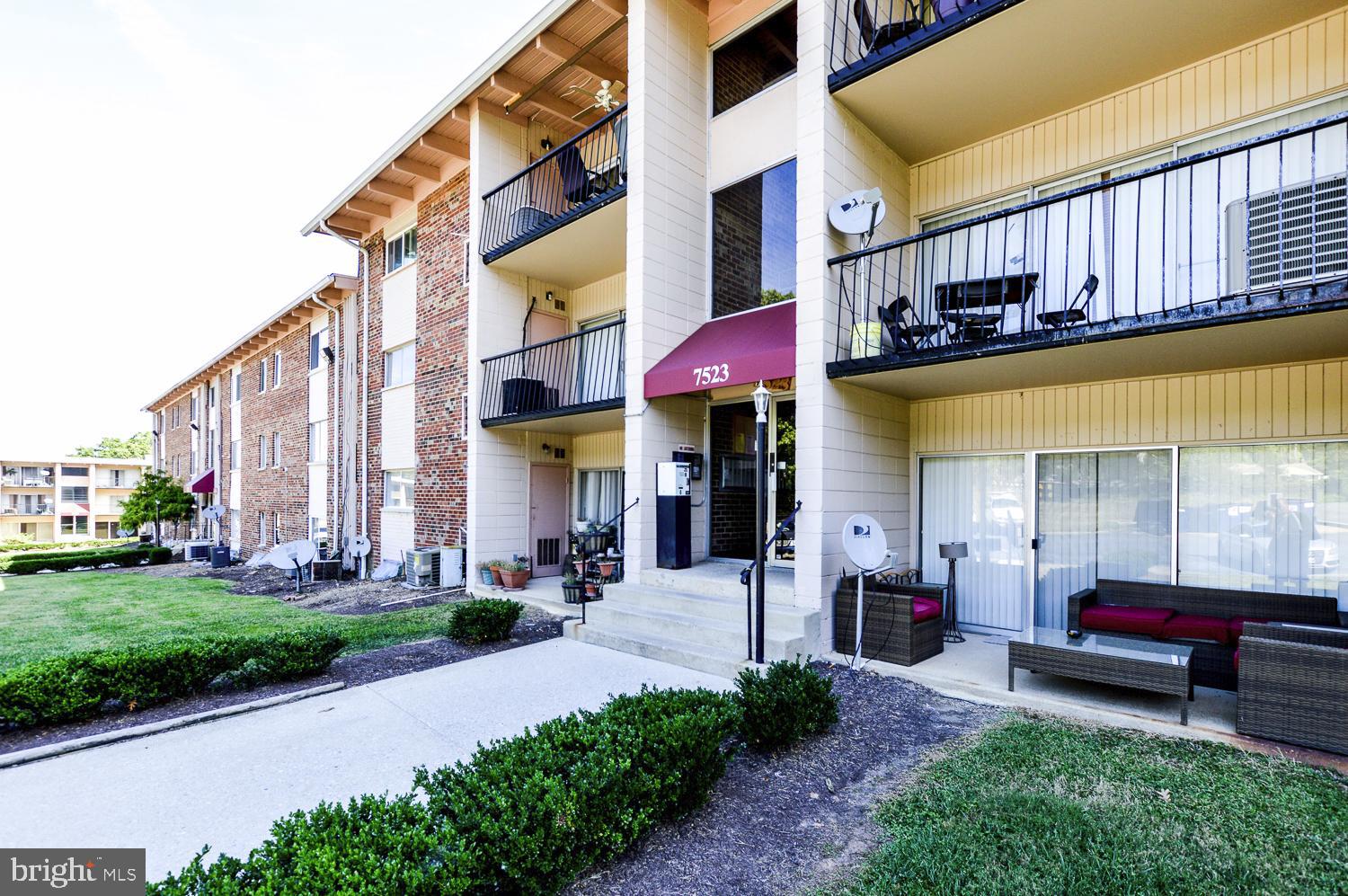 FRENCHMANS CREEK - Residential