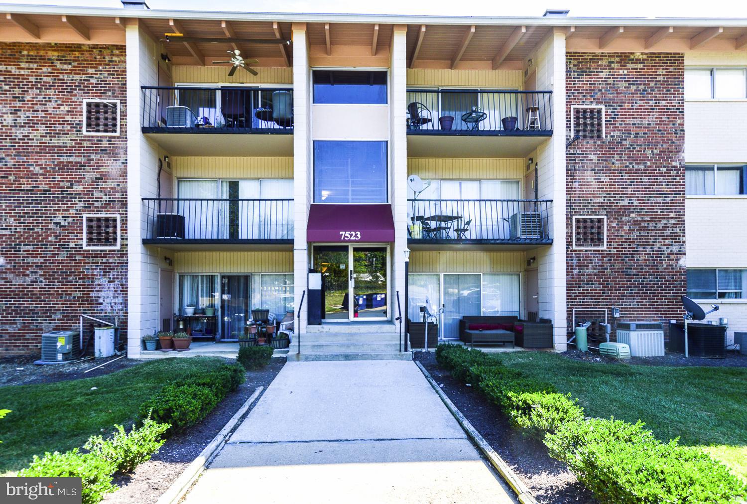 FRENCHMANS CREEK - Residential