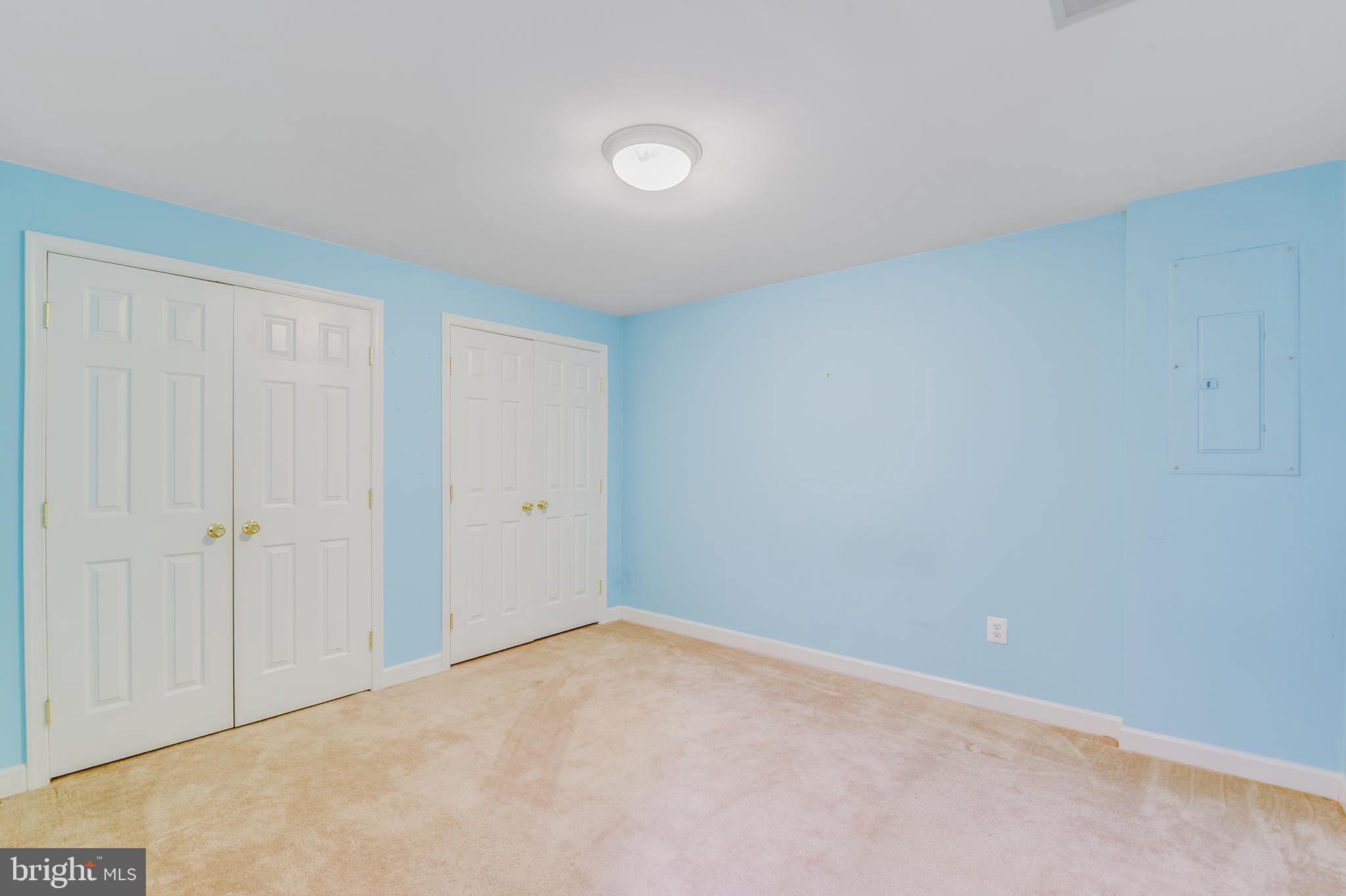 SOUTH RIVER COLONY - Residential