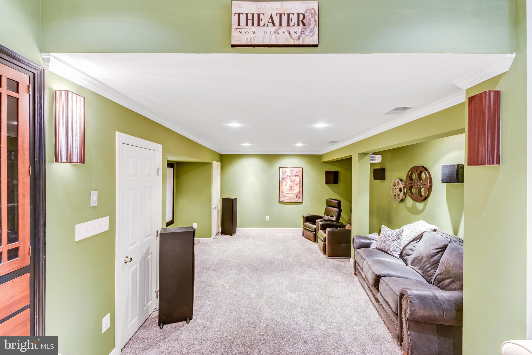 SOUTH RIVER COLONY - Residential