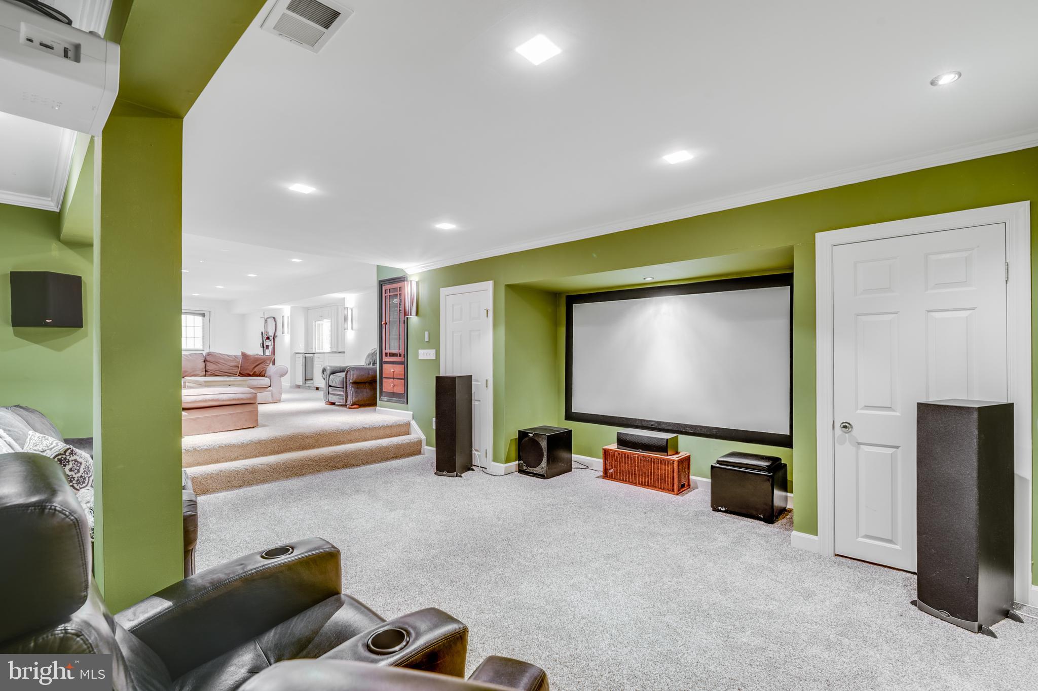 SOUTH RIVER COLONY - Residential