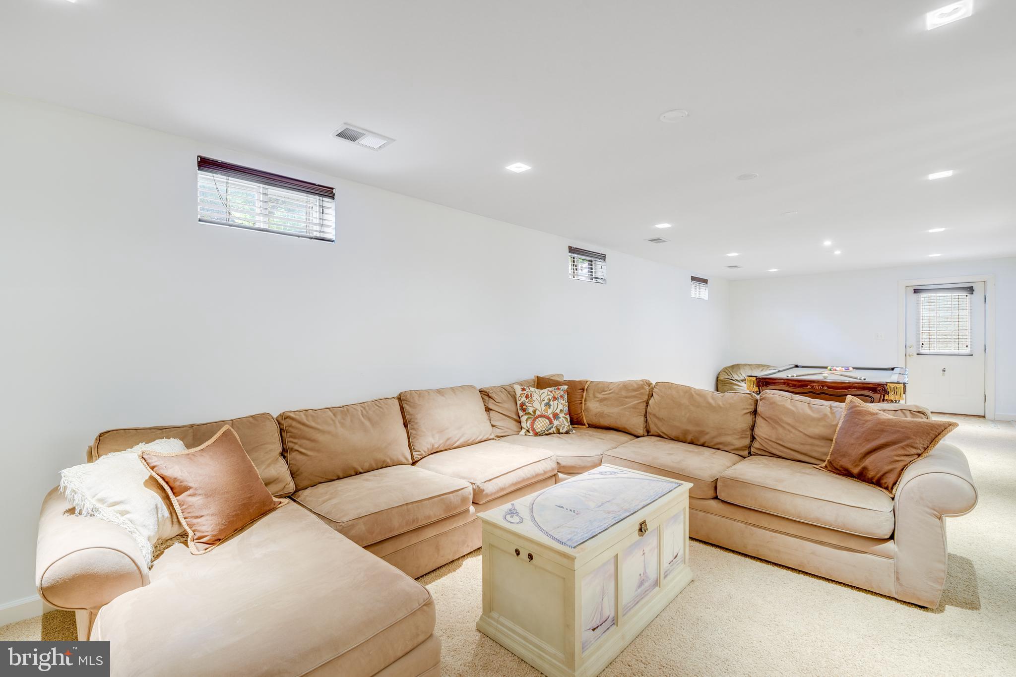 SOUTH RIVER COLONY - Residential