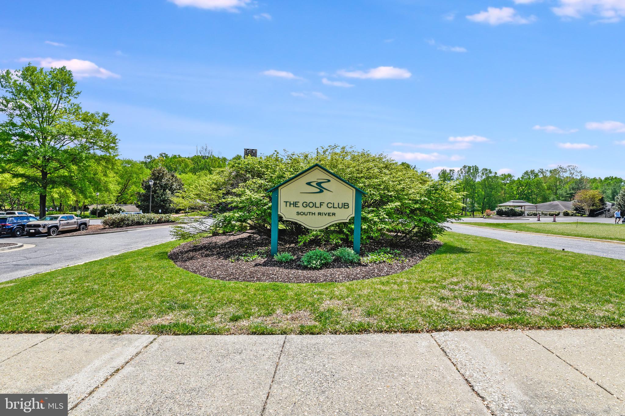 SOUTH RIVER COLONY - Residential