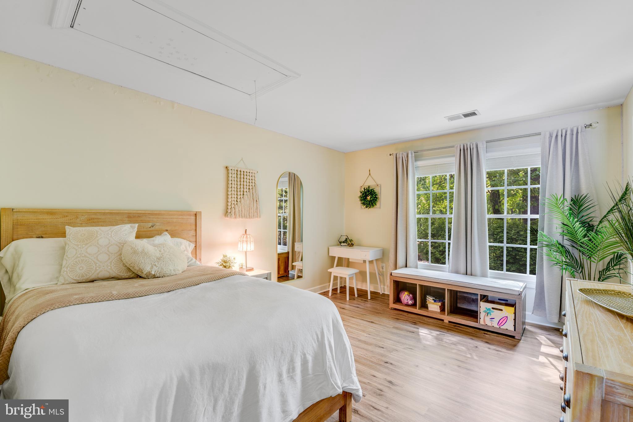 SOUTH RIVER COLONY - Residential