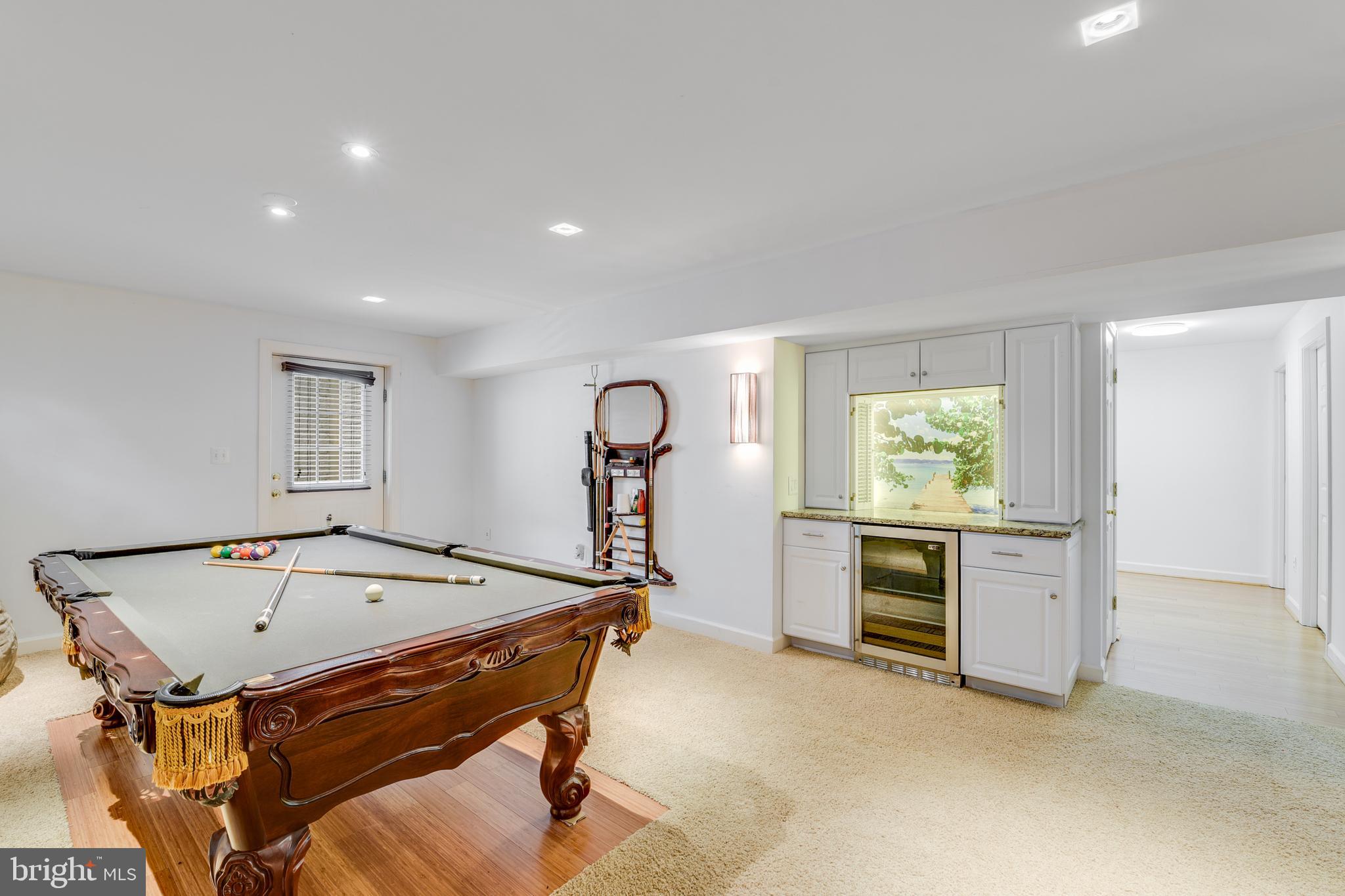 SOUTH RIVER COLONY - Residential