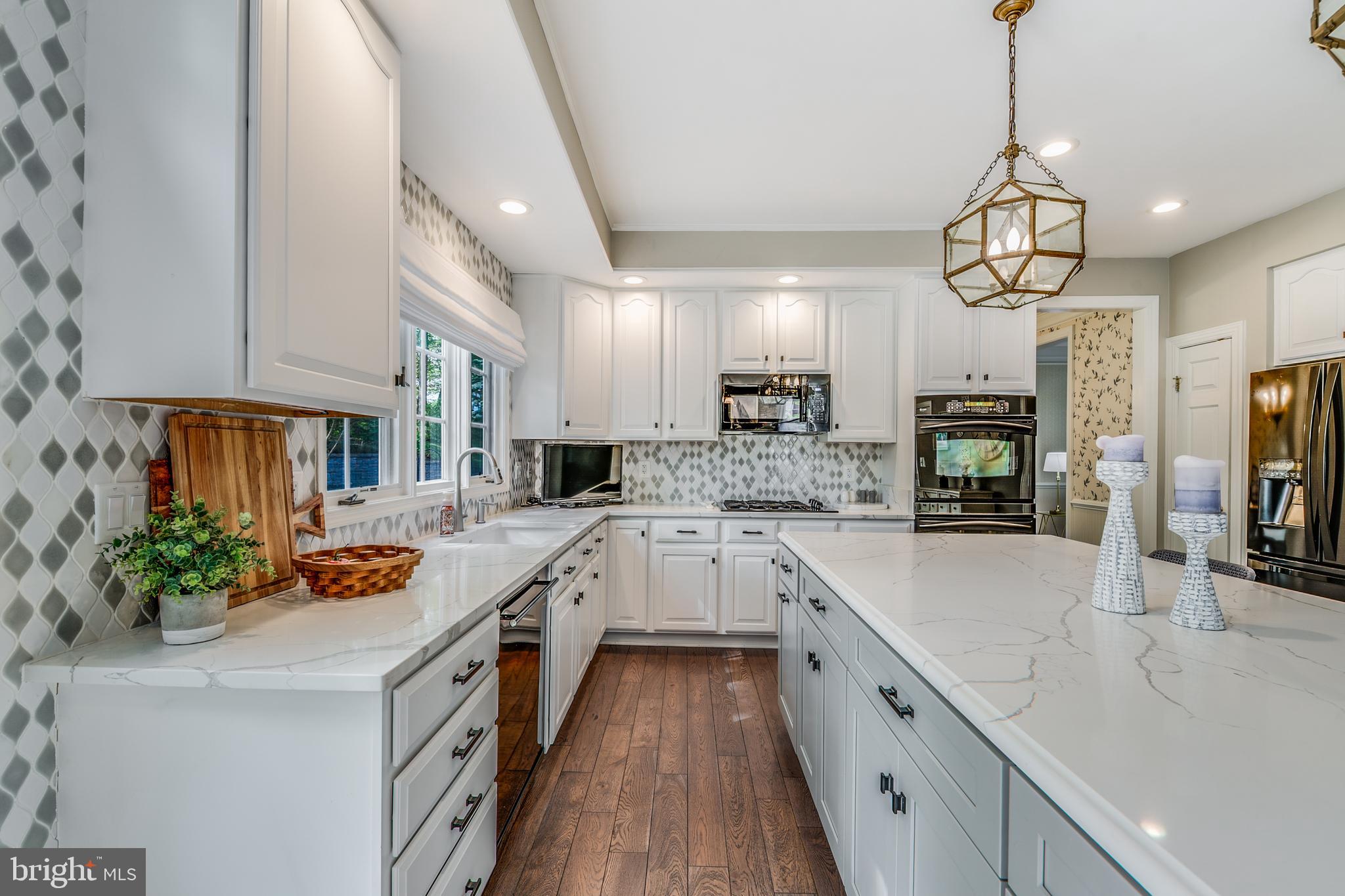 SOUTH RIVER COLONY - Residential