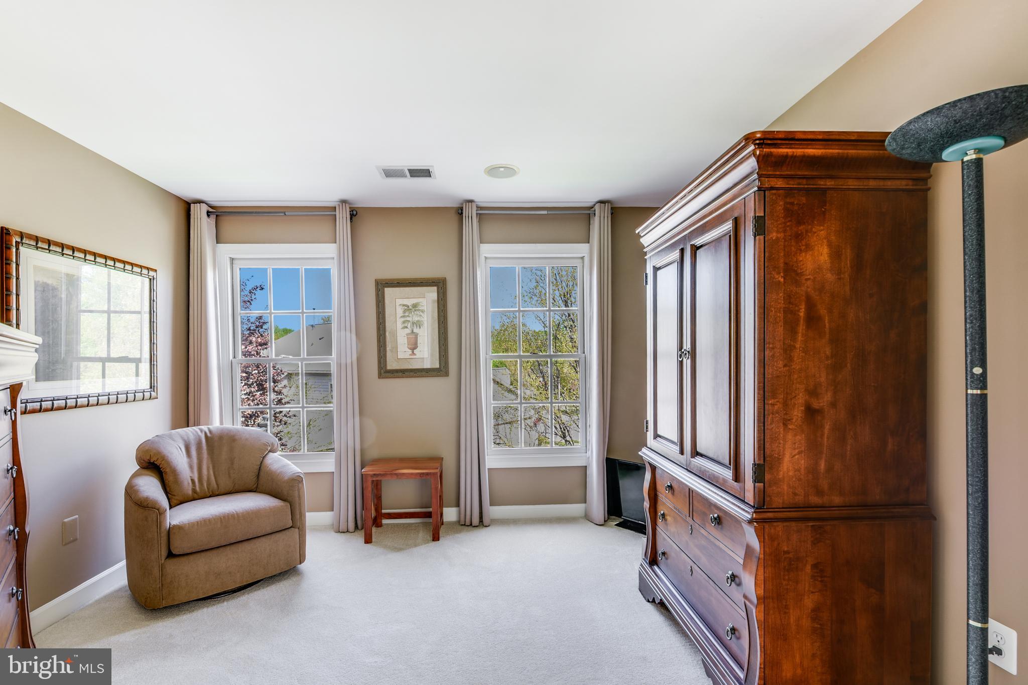 SOUTH RIVER COLONY - Residential