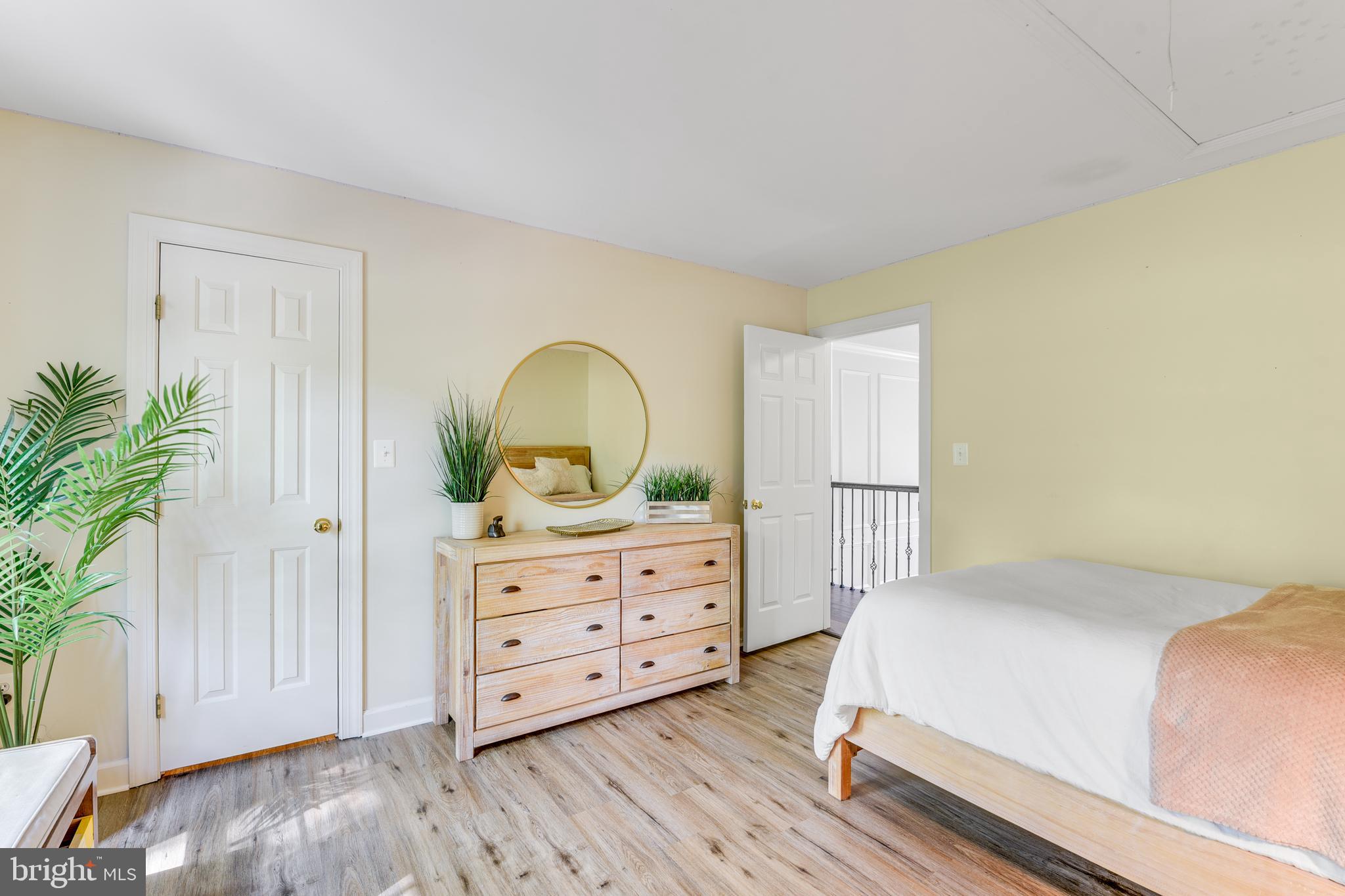 SOUTH RIVER COLONY - Residential