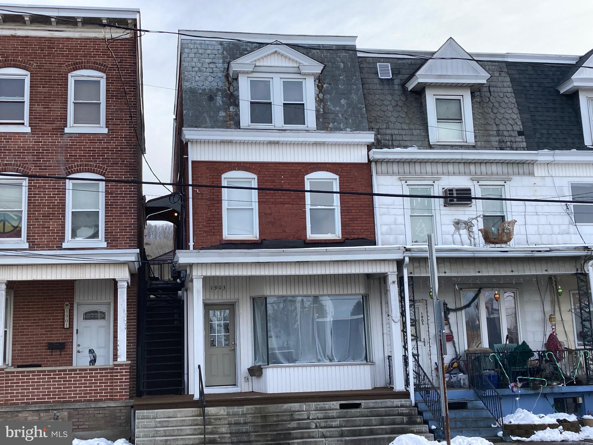 YORKVILLE - Residential Income