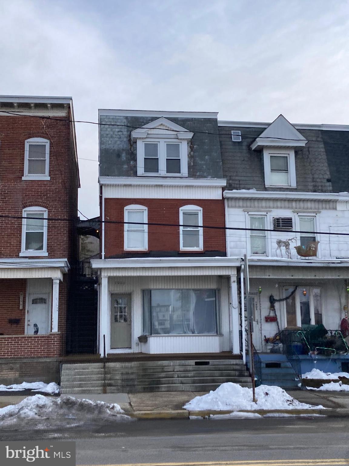 YORKVILLE - Residential Income