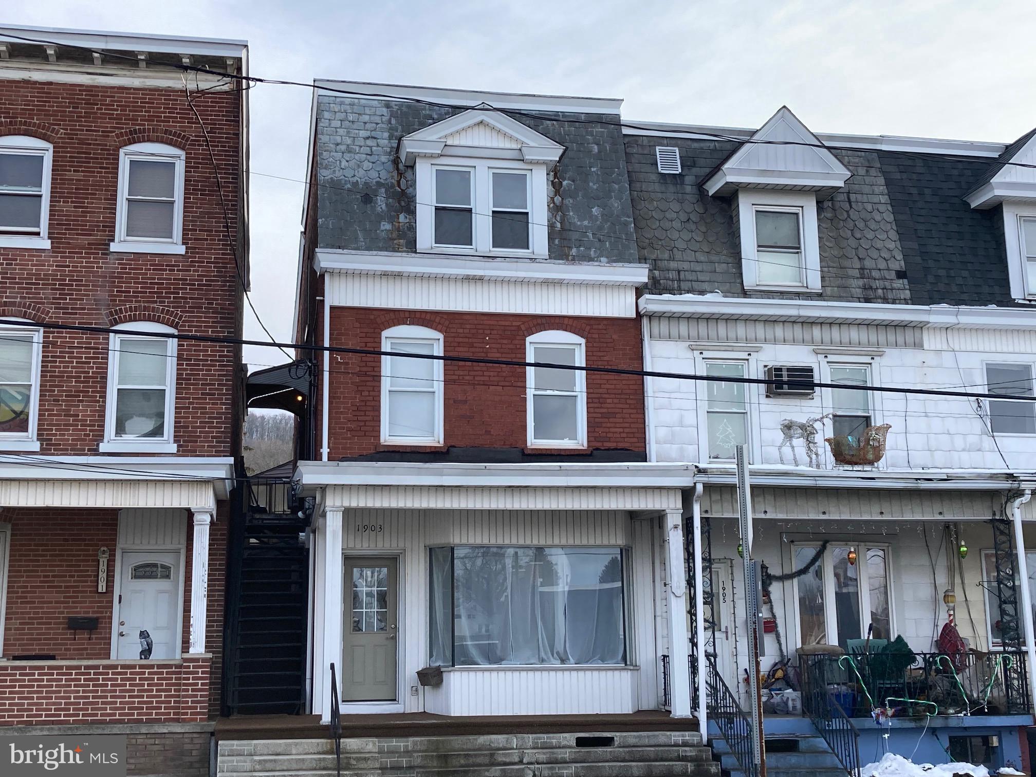 YORKVILLE - Residential Income