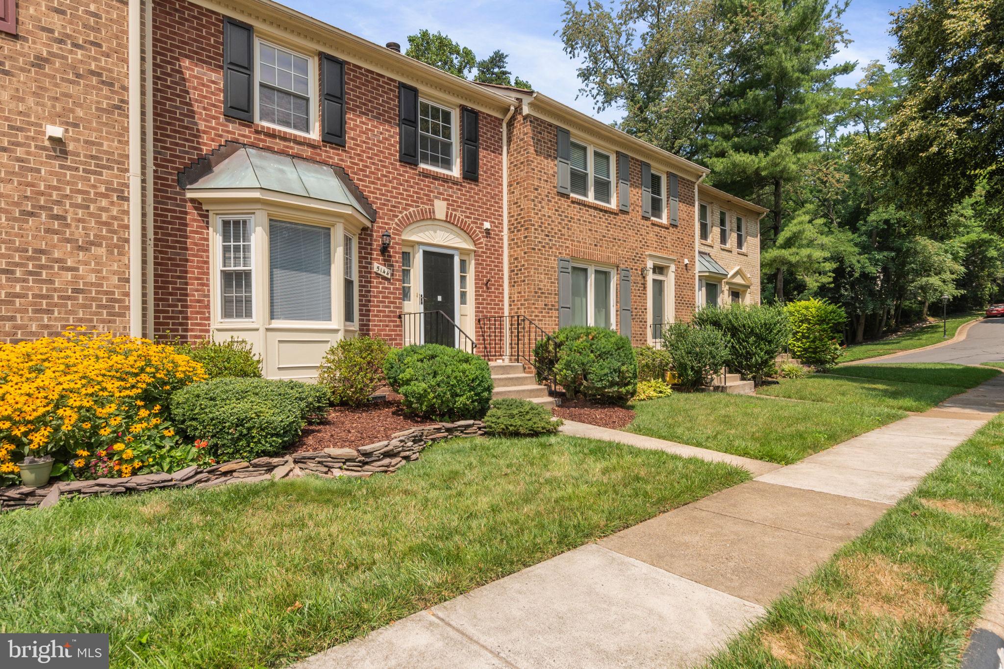 TOWNES OF WAKEFIELD - Residential