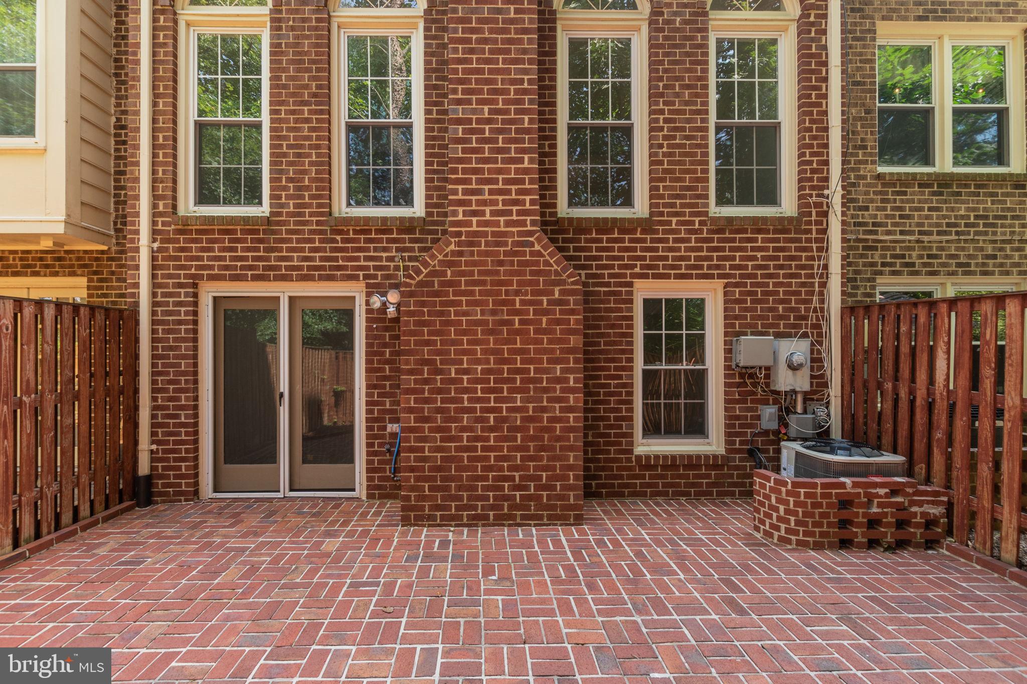 TOWNES OF WAKEFIELD - Residential