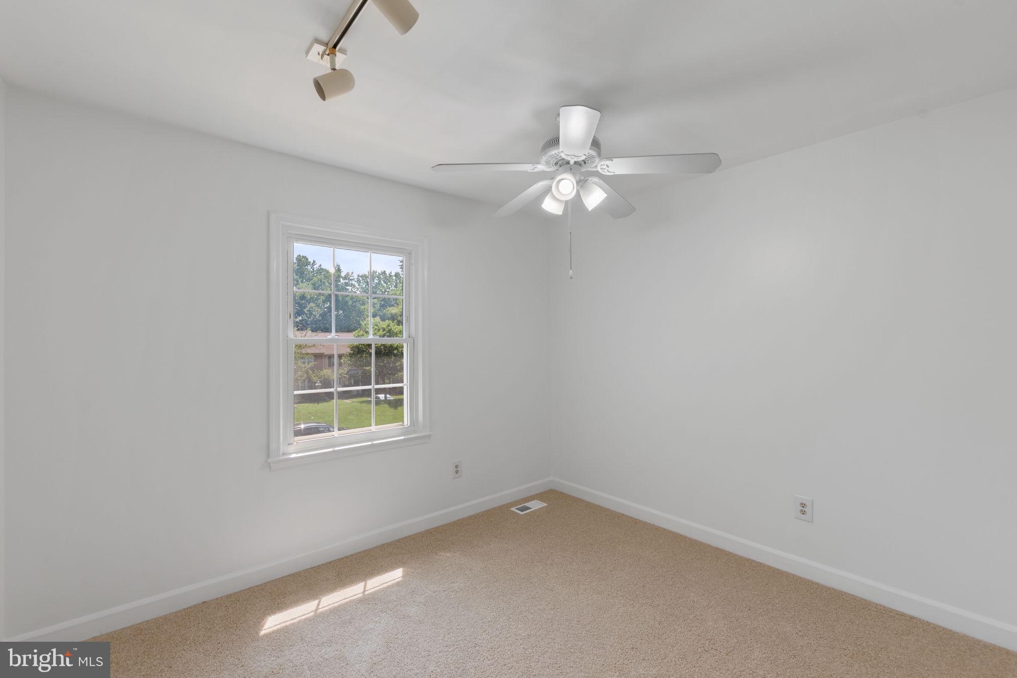 TOWNES OF WAKEFIELD - Residential