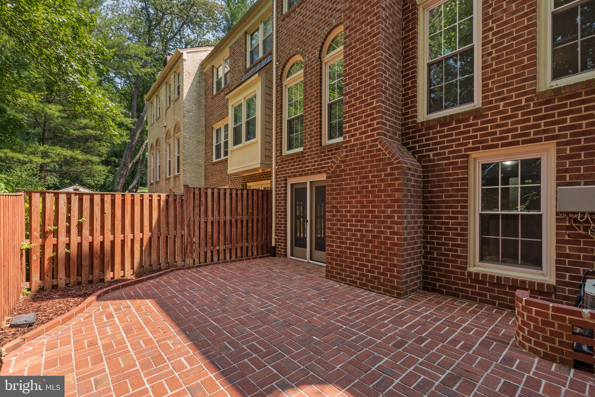 TOWNES OF WAKEFIELD - Residential