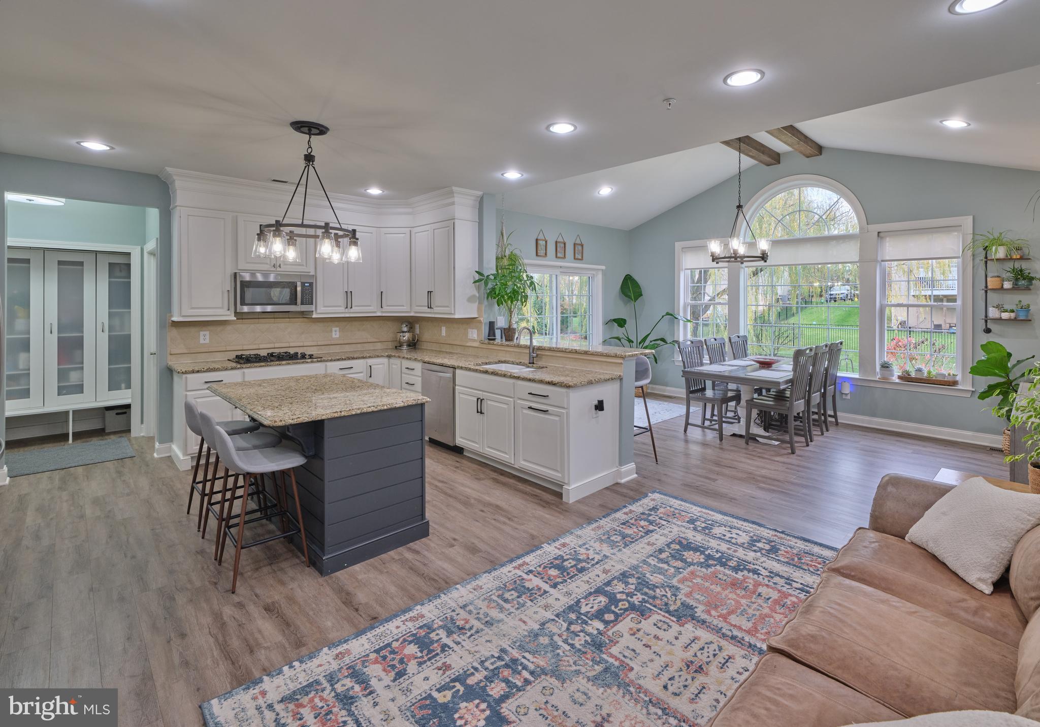 DEVONSHIRE ESTATES - Residential