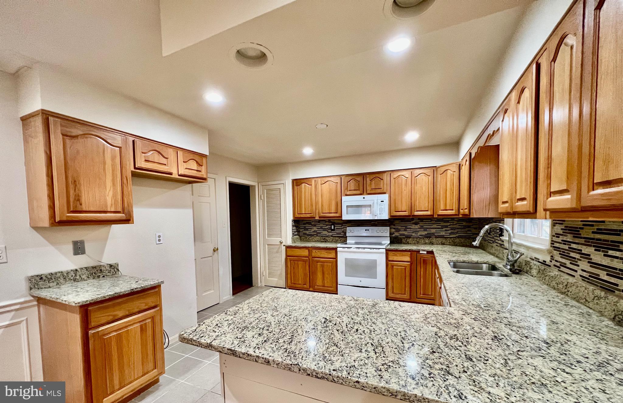 CLARKSVILLE HUNT - Residential Lease